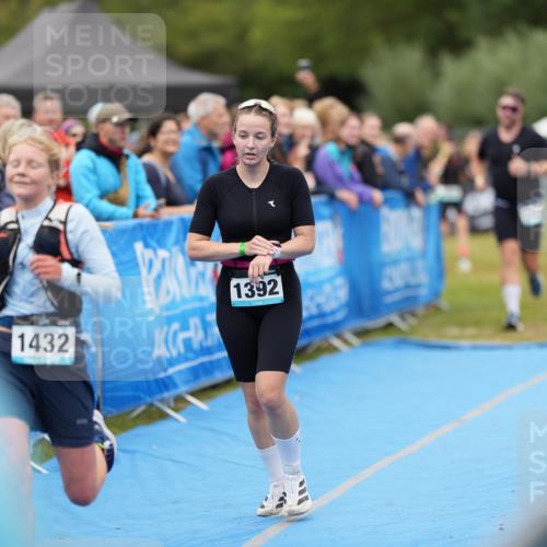 30.08.2026 - Elbe Triathlon Hamburg LAZAROV Photography http://msf.ph/oto/10028763 30.08.2026 11:56:26 Ziel 1174, 1392, 1432 meine-sportfotos.de