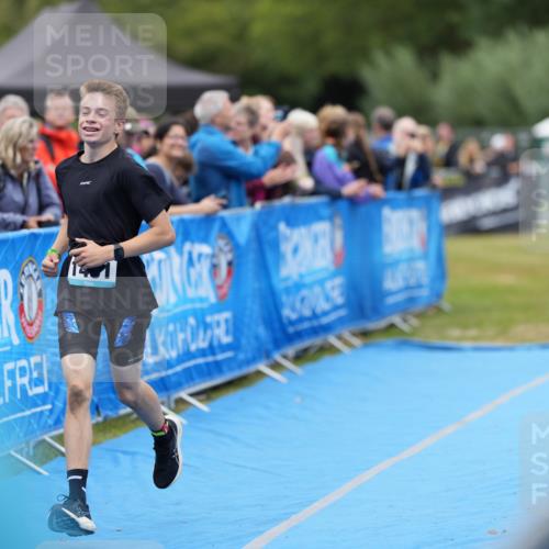 30.08.2026 - Elbe Triathlon Hamburg LAZAROV Photography http://msf.ph/oto/10028771 30.08.2026 11:57:01 Ziel 1451 meine-sportfotos.de