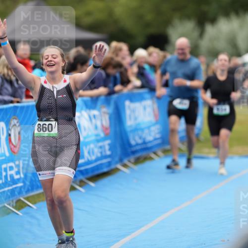 30.08.2026 - Elbe Triathlon Hamburg LAZAROV Photography http://msf.ph/oto/10028781 30.08.2026 11:57:45 Ziel 860, 934, 1304, 1410, 1457 meine-sportfotos.de