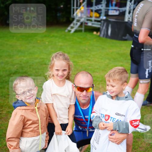 30.08.2026 - Elbe Triathlon Hamburg LAZAROV Photography http://msf.ph/oto/10029968 30.08.2026 10:00:18 Ziel 190 meine-sportfotos.de