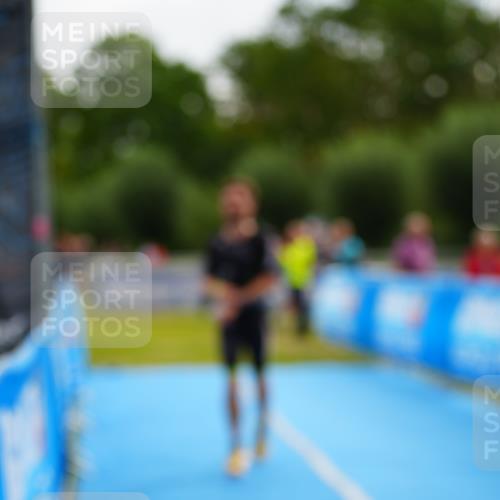 30.08.2026 - Elbe Triathlon Hamburg LAZAROV Photography http://msf.ph/oto/10029970 30.08.2026 10:00:24 Ziel 190 meine-sportfotos.de