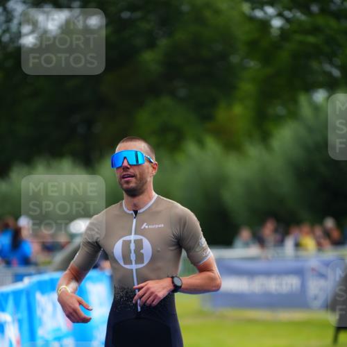 30.08.2026 - Elbe Triathlon Hamburg LAZAROV Photography http://msf.ph/oto/10029987 30.08.2026 10:00:55 Ziel 218 meine-sportfotos.de