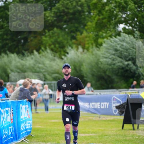 30.08.2026 - Elbe Triathlon Hamburg LAZAROV Photography http://msf.ph/oto/10030005 30.08.2026 10:02:38 Ziel 195 meine-sportfotos.de
