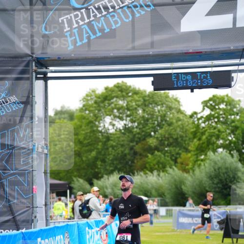 30.08.2026 - Elbe Triathlon Hamburg LAZAROV Photography http://msf.ph/oto/10030007 30.08.2026 10:02:40 Ziel 195 meine-sportfotos.de