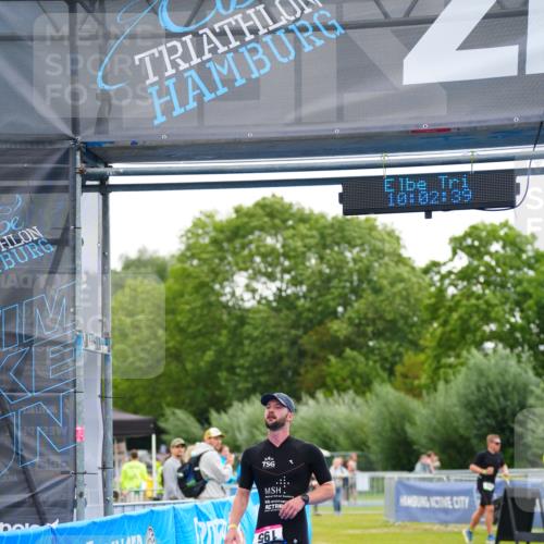 30.08.2026 - Elbe Triathlon Hamburg LAZAROV Photography http://msf.ph/oto/10030008 30.08.2026 10:02:40 Ziel 195 meine-sportfotos.de