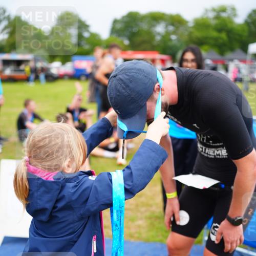 30.08.2026 - Elbe Triathlon Hamburg LAZAROV Photography http://msf.ph/oto/10030019 30.08.2026 10:02:54 Ziel  meine-sportfotos.de