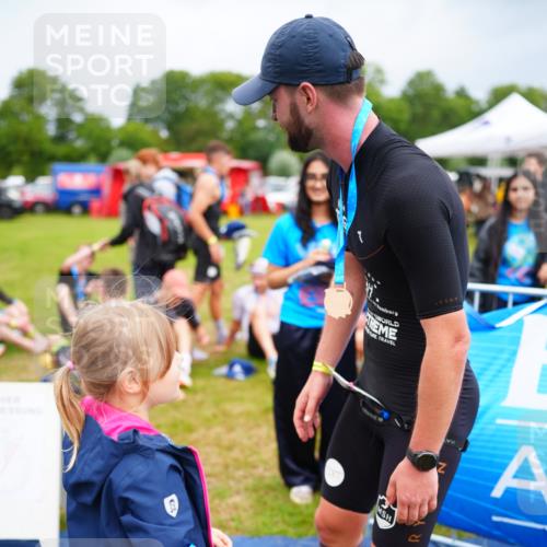30.08.2026 - Elbe Triathlon Hamburg LAZAROV Photography http://msf.ph/oto/10030024 30.08.2026 10:02:55 Ziel  meine-sportfotos.de