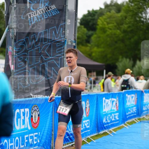 30.08.2026 - Elbe Triathlon Hamburg LAZAROV Photography http://msf.ph/oto/10030031 30.08.2026 10:03:35 Ziel 217 meine-sportfotos.de