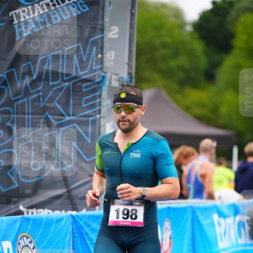 30.08.2026 - Elbe Triathlon Hamburg LAZAROV Photography http://msf.ph/oto/10030042 30.08.2026 10:04:21 Ziel 198 meine-sportfotos.de
