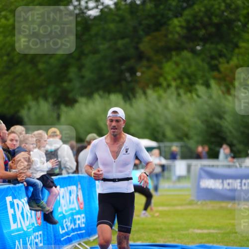 30.08.2026 - Elbe Triathlon Hamburg LAZAROV Photography http://msf.ph/oto/10030052 30.08.2026 10:05:10 Ziel 188 meine-sportfotos.de