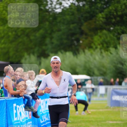 30.08.2026 - Elbe Triathlon Hamburg LAZAROV Photography http://msf.ph/oto/10030054 30.08.2026 10:05:11 Ziel 188 meine-sportfotos.de