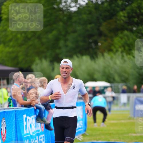 30.08.2026 - Elbe Triathlon Hamburg LAZAROV Photography http://msf.ph/oto/10030055 30.08.2026 10:05:11 Ziel 188 meine-sportfotos.de