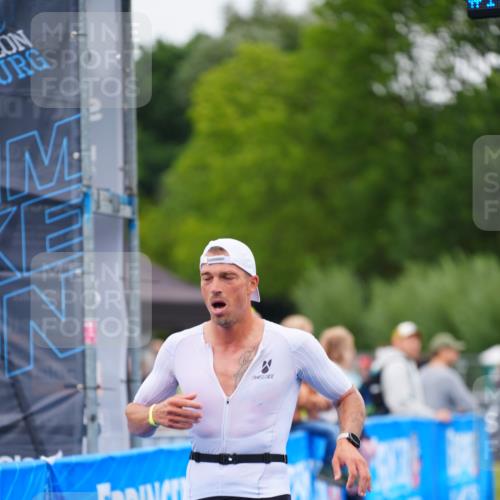 30.08.2026 - Elbe Triathlon Hamburg LAZAROV Photography http://msf.ph/oto/10030059 30.08.2026 10:05:12 Ziel 188 meine-sportfotos.de