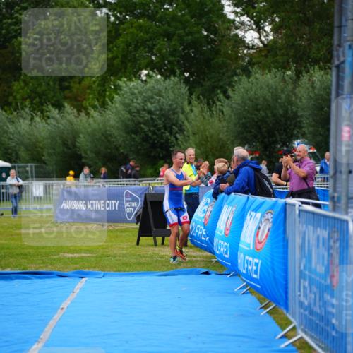 30.08.2026 - Elbe Triathlon Hamburg LAZAROV Photography http://msf.ph/oto/10030060 30.08.2026 10:05:37 Ziel 204 meine-sportfotos.de