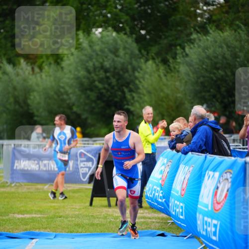 30.08.2026 - Elbe Triathlon Hamburg LAZAROV Photography http://msf.ph/oto/10030065 30.08.2026 10:05:39 Ziel 204 meine-sportfotos.de