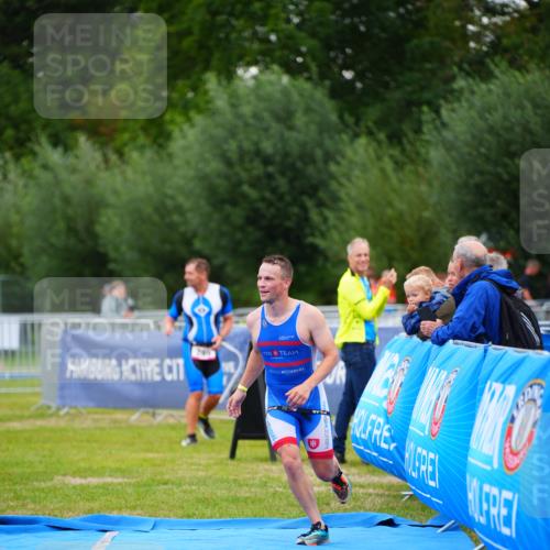 30.08.2026 - Elbe Triathlon Hamburg LAZAROV Photography http://msf.ph/oto/10030066 30.08.2026 10:05:40 Ziel 204 meine-sportfotos.de