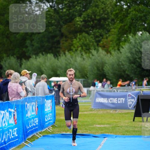 30.08.2026 - Elbe Triathlon Hamburg LAZAROV Photography http://msf.ph/oto/10030081 30.08.2026 10:06:15 Ziel 216 meine-sportfotos.de