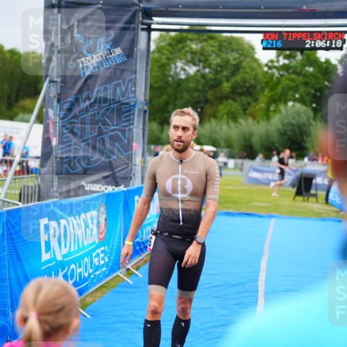 30.08.2026 - Elbe Triathlon Hamburg LAZAROV Photography http://msf.ph/oto/10030087 30.08.2026 10:06:19 Ziel 216 meine-sportfotos.de