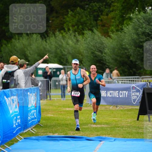 30.08.2026 - Elbe Triathlon Hamburg LAZAROV Photography http://msf.ph/oto/10030096 30.08.2026 10:07:23 Ziel 199, 207 meine-sportfotos.de