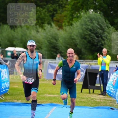 30.08.2026 - Elbe Triathlon Hamburg LAZAROV Photography http://msf.ph/oto/10030101 30.08.2026 10:07:25 Ziel 199, 207 meine-sportfotos.de