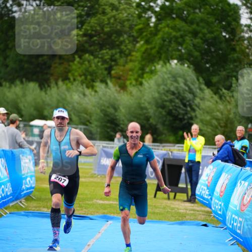 30.08.2026 - Elbe Triathlon Hamburg LAZAROV Photography http://msf.ph/oto/10030102 30.08.2026 10:07:25 Ziel 199, 207 meine-sportfotos.de