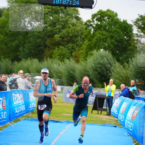 30.08.2026 - Elbe Triathlon Hamburg LAZAROV Photography http://msf.ph/oto/10030103 30.08.2026 10:07:25 Ziel 199, 207 meine-sportfotos.de