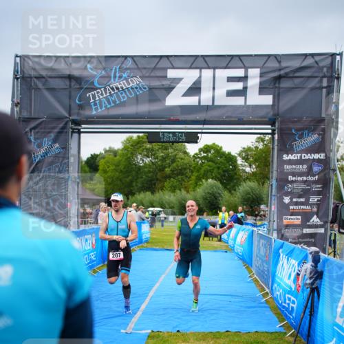 30.08.2026 - Elbe Triathlon Hamburg LAZAROV Photography http://msf.ph/oto/10030107 30.08.2026 10:07:26 Ziel 199, 207 meine-sportfotos.de