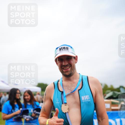 30.08.2026 - Elbe Triathlon Hamburg LAZAROV Photography http://msf.ph/oto/10030121 30.08.2026 10:07:56 Ziel  meine-sportfotos.de
