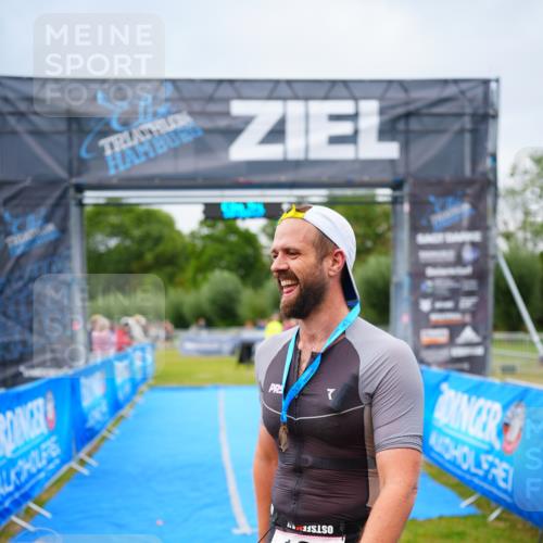 30.08.2026 - Elbe Triathlon Hamburg LAZAROV Photography http://msf.ph/oto/10030147 30.08.2026 10:08:18 Ziel  meine-sportfotos.de