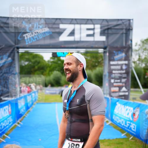 30.08.2026 - Elbe Triathlon Hamburg LAZAROV Photography http://msf.ph/oto/10030148 30.08.2026 10:08:18 Ziel  meine-sportfotos.de