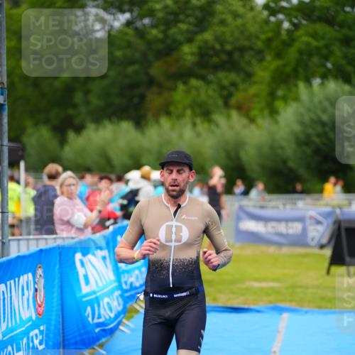 30.08.2026 - Elbe Triathlon Hamburg LAZAROV Photography http://msf.ph/oto/10030155 30.08.2026 10:08:44 Ziel 182, 197, 219 meine-sportfotos.de