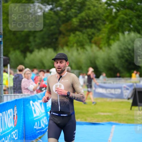 30.08.2026 - Elbe Triathlon Hamburg LAZAROV Photography http://msf.ph/oto/10030156 30.08.2026 10:08:44 Ziel 182, 197, 219 meine-sportfotos.de