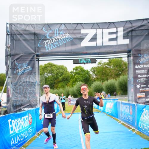 30.08.2026 - Elbe Triathlon Hamburg LAZAROV Photography http://msf.ph/oto/10030168 30.08.2026 10:08:53 Ziel 182, 197 meine-sportfotos.de