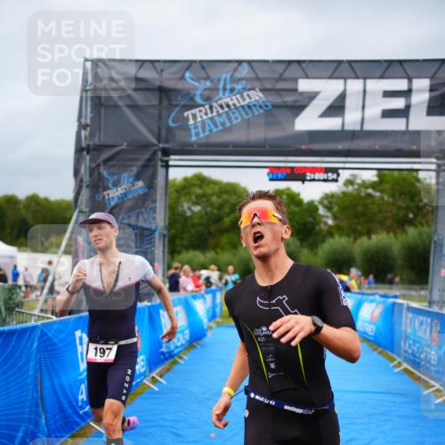 30.08.2026 - Elbe Triathlon Hamburg LAZAROV Photography http://msf.ph/oto/10030171 30.08.2026 10:08:53 Ziel 182, 197 meine-sportfotos.de