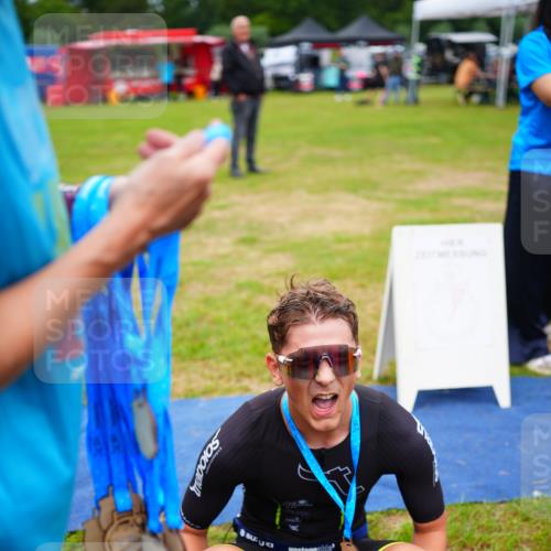 30.08.2026 - Elbe Triathlon Hamburg LAZAROV Photography http://msf.ph/oto/10030175 30.08.2026 10:09:14 Ziel  meine-sportfotos.de