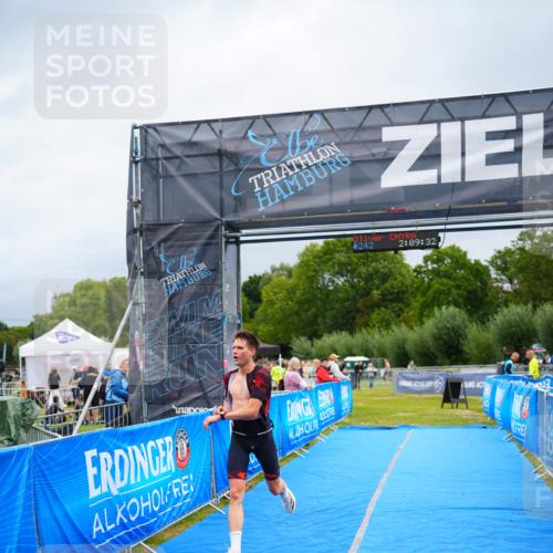 30.08.2026 - Elbe Triathlon Hamburg LAZAROV Photography http://msf.ph/oto/10030188 30.08.2026 10:09:31 Ziel 242 meine-sportfotos.de