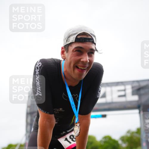 30.08.2026 - Elbe Triathlon Hamburg LAZAROV Photography http://msf.ph/oto/10030203 30.08.2026 10:10:23 Ziel  meine-sportfotos.de