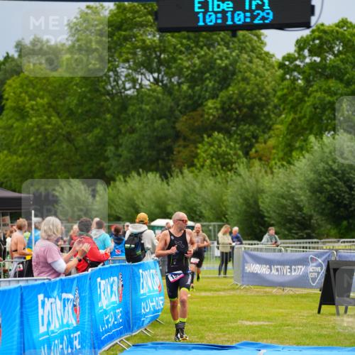 30.08.2026 - Elbe Triathlon Hamburg LAZAROV Photography http://msf.ph/oto/10030208 30.08.2026 10:10:30 Ziel 193, 221 meine-sportfotos.de