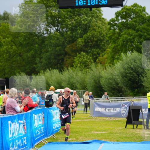 30.08.2026 - Elbe Triathlon Hamburg LAZAROV Photography http://msf.ph/oto/10030209 30.08.2026 10:10:30 Ziel 193, 221 meine-sportfotos.de