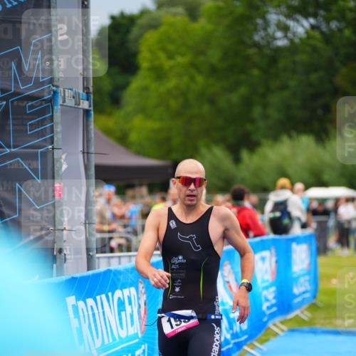 30.08.2026 - Elbe Triathlon Hamburg LAZAROV Photography http://msf.ph/oto/10030212 30.08.2026 10:10:34 Ziel 193, 221 meine-sportfotos.de