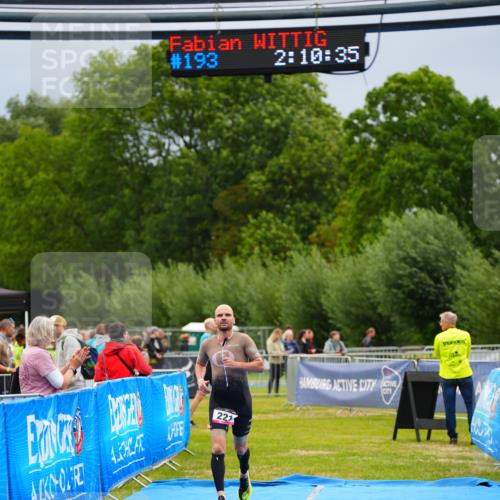 30.08.2026 - Elbe Triathlon Hamburg LAZAROV Photography http://msf.ph/oto/10030216 30.08.2026 10:10:36 Ziel 193, 221 meine-sportfotos.de