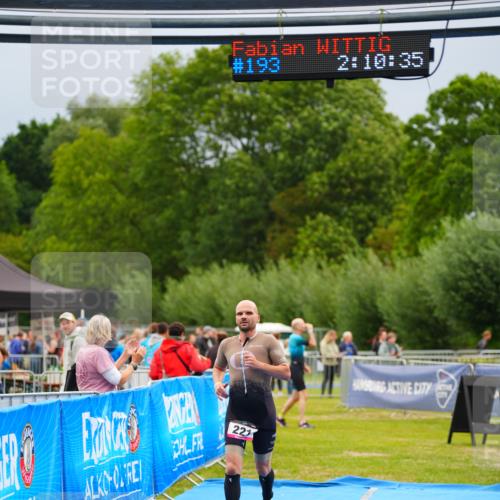 30.08.2026 - Elbe Triathlon Hamburg LAZAROV Photography http://msf.ph/oto/10030218 30.08.2026 10:10:37 Ziel 193, 221 meine-sportfotos.de