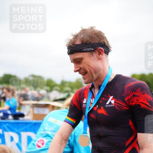 30.08.2026 - Elbe Triathlon Hamburg LAZAROV Photography http://msf.ph/oto/10030235 30.08.2026 10:10:59 Ziel  meine-sportfotos.de