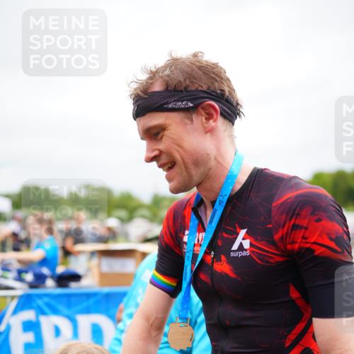 30.08.2026 - Elbe Triathlon Hamburg LAZAROV Photography http://msf.ph/oto/10030237 30.08.2026 10:10:59 Ziel  meine-sportfotos.de
