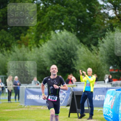 30.08.2026 - Elbe Triathlon Hamburg LAZAROV Photography http://msf.ph/oto/10030250 30.08.2026 10:11:48 Ziel 192 meine-sportfotos.de