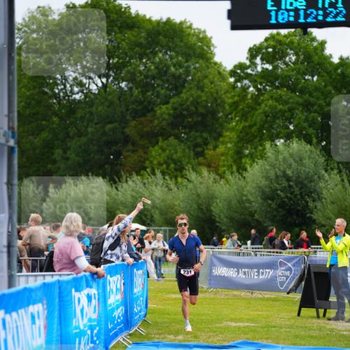30.08.2026 - Elbe Triathlon Hamburg LAZAROV Photography http://msf.ph/oto/10030252 30.08.2026 10:12:23 Ziel 231 meine-sportfotos.de
