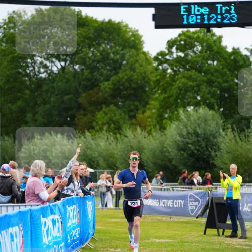 30.08.2026 - Elbe Triathlon Hamburg LAZAROV Photography http://msf.ph/oto/10030255 30.08.2026 10:12:24 Ziel 231 meine-sportfotos.de