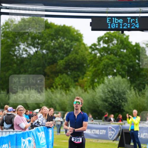 30.08.2026 - Elbe Triathlon Hamburg LAZAROV Photography http://msf.ph/oto/10030260 30.08.2026 10:12:25 Ziel 231 meine-sportfotos.de