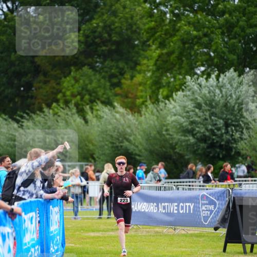 30.08.2026 - Elbe Triathlon Hamburg LAZAROV Photography http://msf.ph/oto/10030267 30.08.2026 10:12:49 Ziel 223 meine-sportfotos.de