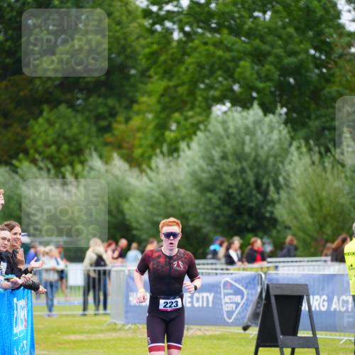 30.08.2026 - Elbe Triathlon Hamburg LAZAROV Photography http://msf.ph/oto/10030272 30.08.2026 10:12:50 Ziel 223 meine-sportfotos.de